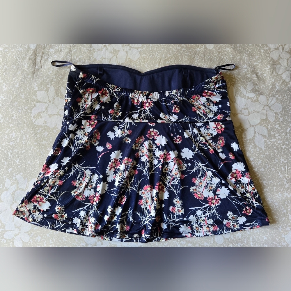 Torrid Floral Print Crop Top - Blue, Pink and White - Picture 2 of 7